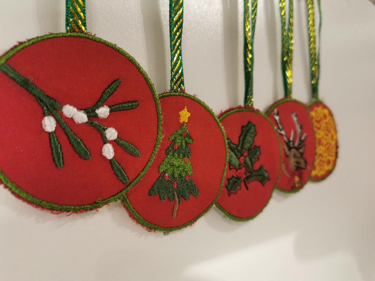Life_Circle_'s tweet photo. Welcome to Life Circle! 
We are a family run business, who enjoy crafts of all shapes and sizes.
We make a wide range of gifts using flowers, acrylics, prints and embroidery.
We can make personalised items to order.
Please do not hesitate to contact us at Life.Circle@outlook.com https://t.co/SV8iLNrt3U