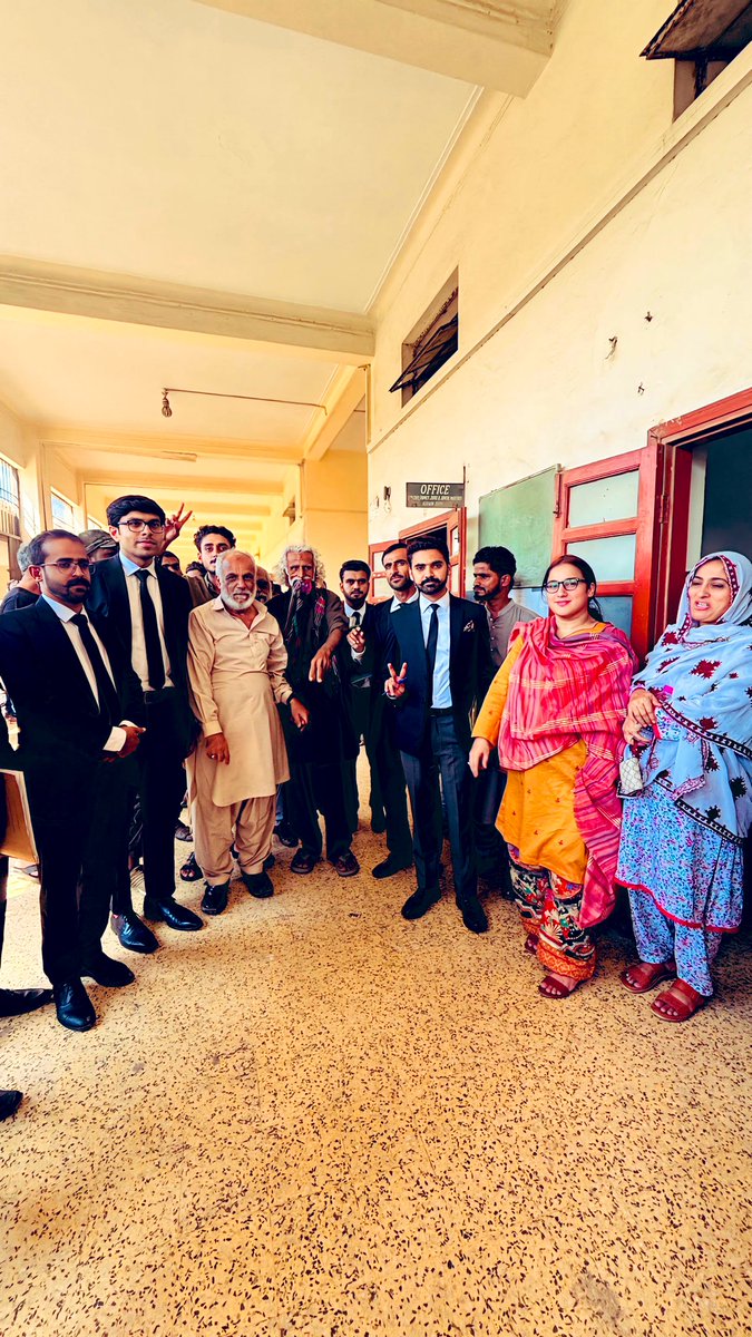 میں یہ  نہیں  کہتا کہ  میرا  سر  نہ ملے گا 
لیکن میری آنکھوں میں تجھے ڈر نہ ملے گا

#EndEnforcedDisappearences 
#StopBalochGenocid