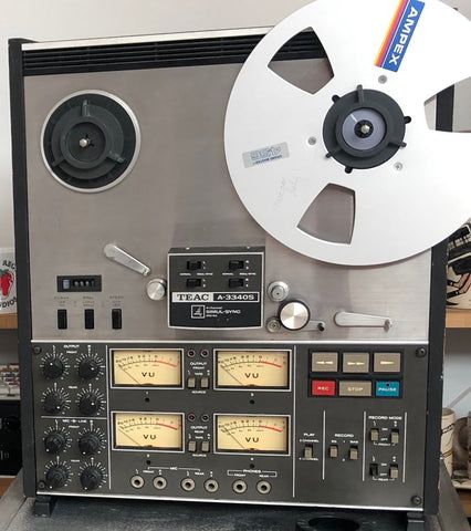 1977: Squire and Shoes both used TEAC 4-tracks for their albums. Dive into how it shaped their iconic sound. Full story here! buff.ly/48forkF