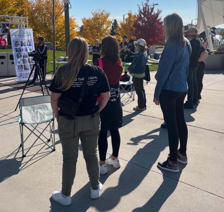 ChrisNayler's tweet photo. We gathered in community today in #Barrie to protest the closure of Ontario's SCSs and to call on the Ontario government to reverse this deadly decision.
#SaveOurSites
#saveONscs
#4Ryan
#MSTH
#BESN
#onpoli https://t.co/zn6lAeTXj4