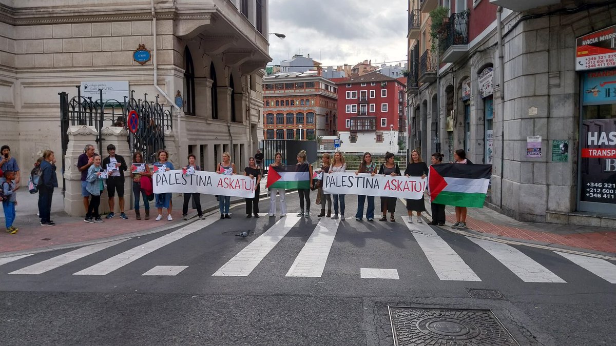 Gaur Atxuriko eskolan ere Palestinarekin!!!  #PalestinaAskatu 🇵🇸🇵🇸🇵🇸🇵🇸🇵🇸🇵🇸🇵🇸🇵🇸🇵🇸🇵🇸