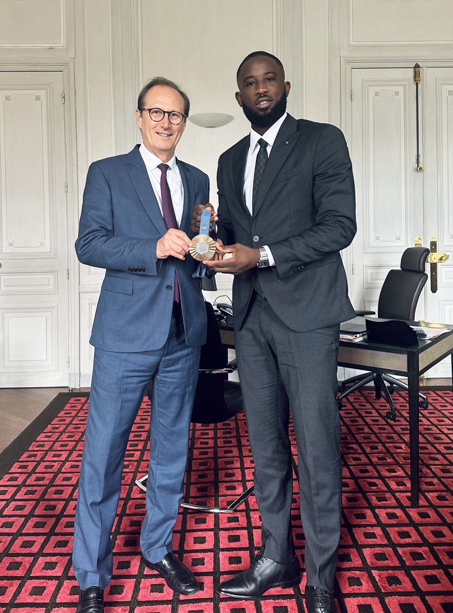 J'ai été reçu par M. le Président <a href="/bruno_fuchs/">Bruno Fuchs</a> , qui m’a félicité pour ma médaille de bronze obtenue aux JO de Paris 2024. J’en ai profité pour le féliciter pour sa brillante élection à la tête de la commission des affaires étrangères de l'Assemblée nationale. Nous avons eu une