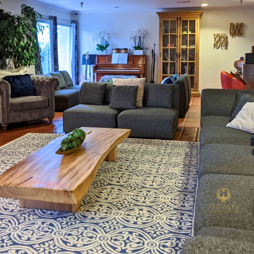 PassagesVentura's tweet image. Feel at peace in a place where comfort and care go hand in hand. ow.ly/4NhY50TBMvj

#Non12Step #AddictionTreatment #AlcoholRehab #DrugRehab #Alcoholism #VenturaRehab #PassagesDifference