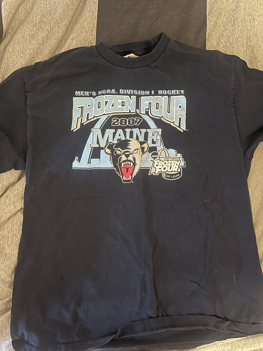 GartrellJacobs's tweet photo. Happy mid major shirt Monday! Today I’m reppin the Black Bears of Maine!!! Reply with #MidMajorMonday to show off what mid major school your reppin today! #BlackBearNation #JourneyNorth @mid_madness https://t.co/Qbd5gWirF3