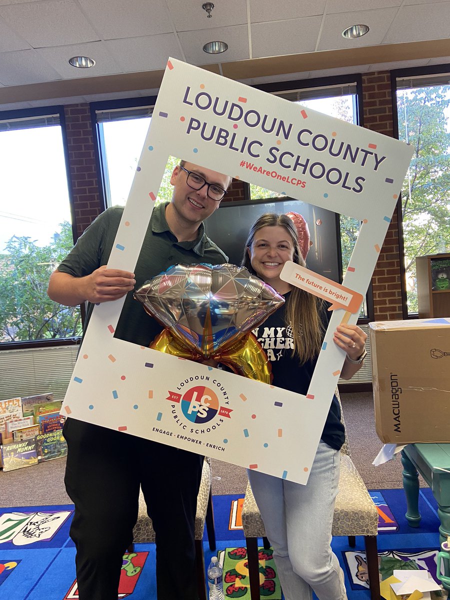 BALPrincipal's tweet photo. Celebrating 🥳 One LCPS with soon to be Mr. &amp; Mrs. Harting 💍 🐯❤️ LCPS Psychologist &amp; 1st Gr teacher @BallsBluffLCPS @LCPSOfficial #WeAreOneLCPS #Nov2Wedding https://t.co/tKgper266s