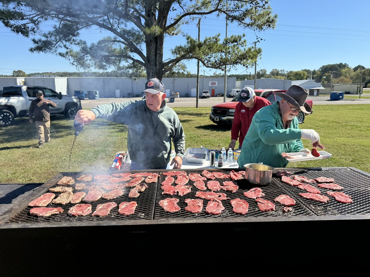 TaylorManufact1's tweet photo. A big shout-out to the Jackson County Cattlemen's Association - JCCA for cooking a fantastic lunch for all of us at Taylor Manufacturing on October 18th, 2024! We all enjoyed the ribeye steak sandwiches, which were absolutely delicious and much appreciated. https://t.co/BslmnTcjHZ