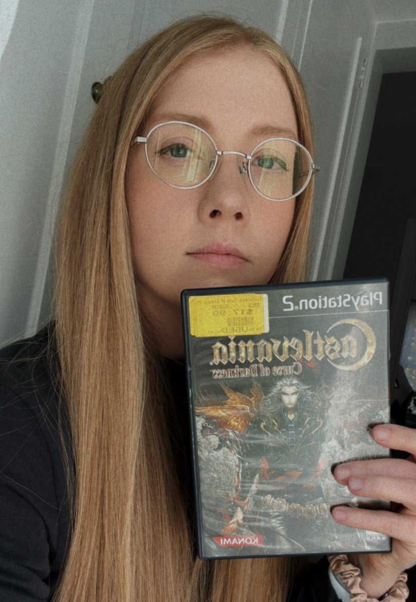 taking a lil break from my leaf peeping adventures to hang out with everyone again~🍂🥰 hope everyone’s been well  twitch.tv/madamemoonie

p.s.: follow me on blue.sky i don't wanna have to post here anymore kekw//<a href="/joshalynne/">Joshalynne</a>.bsky.social