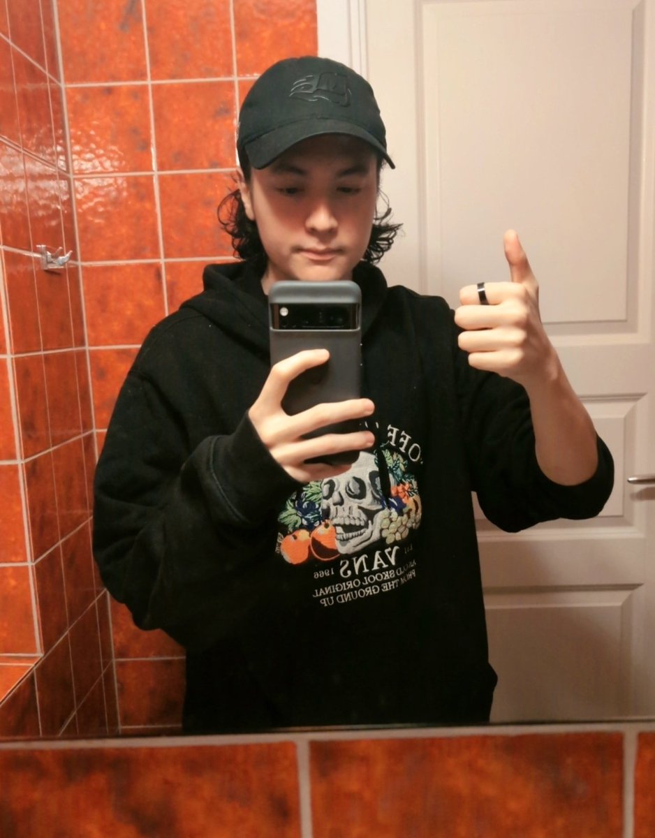 MythyMoo tweet media