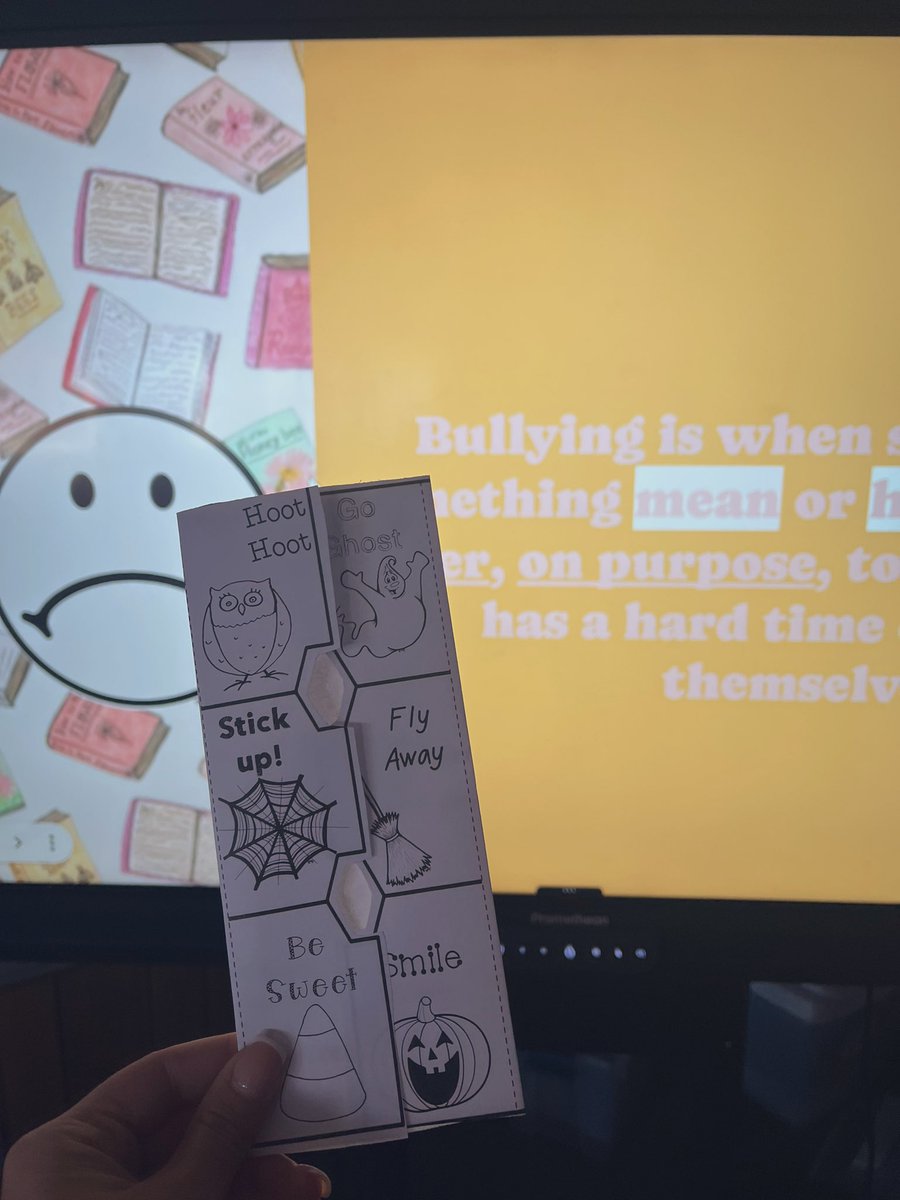 Mrs. Undercuffler tweet media