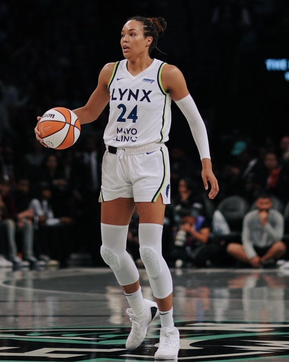 Queen Phee 👑

- most points in a WNBA postseason (285)
- tied most points in a WNBA Playoffs game (42)
- most steals in a WNBA Finals series (17)
- most points over a two-game WNBA Playoffs stretch (80)
- first player to lead WNBA Playoffs in points, rebounds, steals and blocks