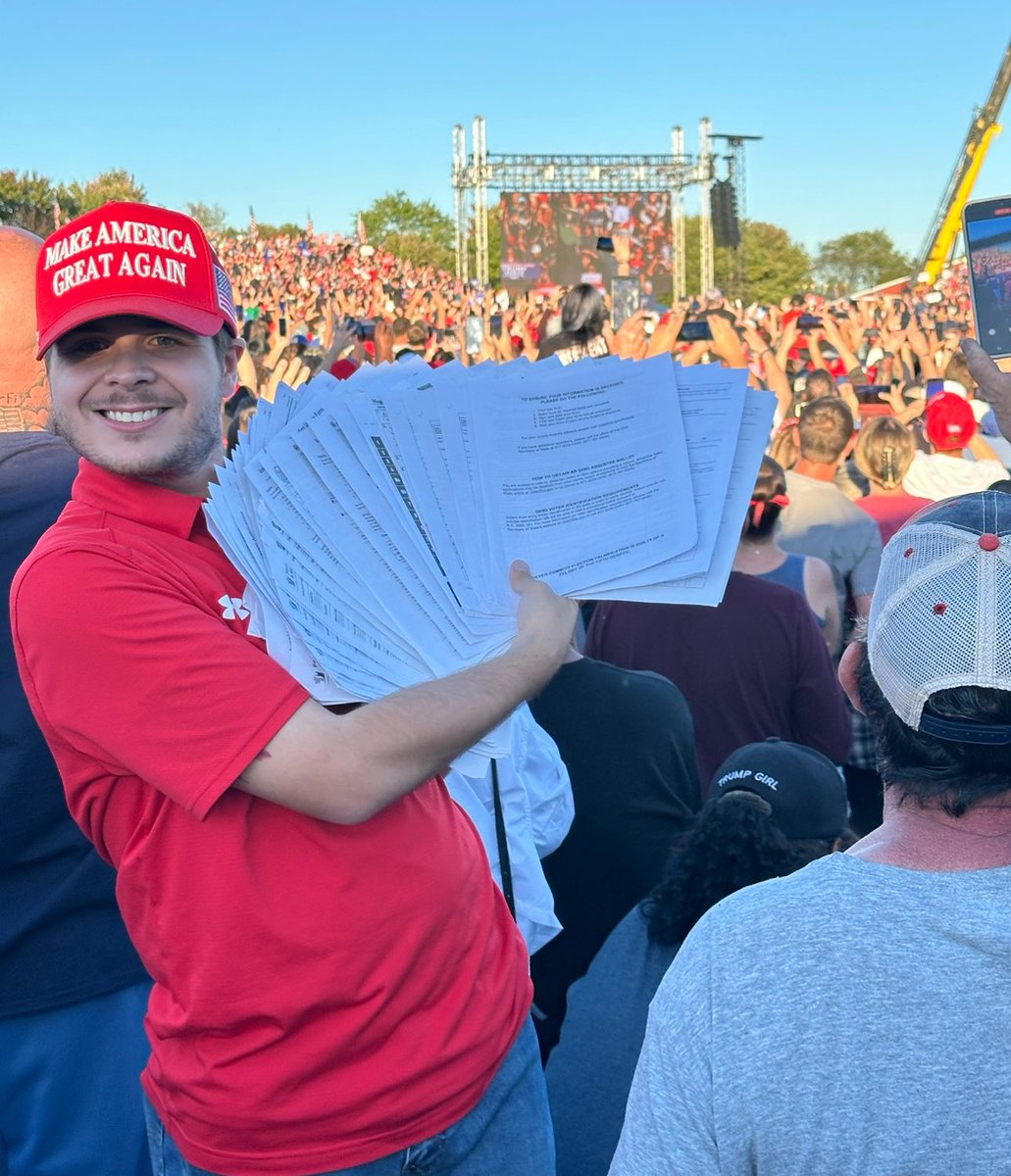 NFormicaGOP's tweet image. HUGE ACHIEVEMENT! ‼️
My name in Noah Formica. I am a GEN Z Republican from Pittsburgh, Pennsylvania.
I have officially registered 3️⃣0️⃣0️⃣0️⃣ VOTERS since the start of 2024! 🔴
My initial goal was to register 1️⃣0️⃣0️⃣0️⃣ voters, but I TRIPLED it!
@TPAction_ is working OVERTIME to…