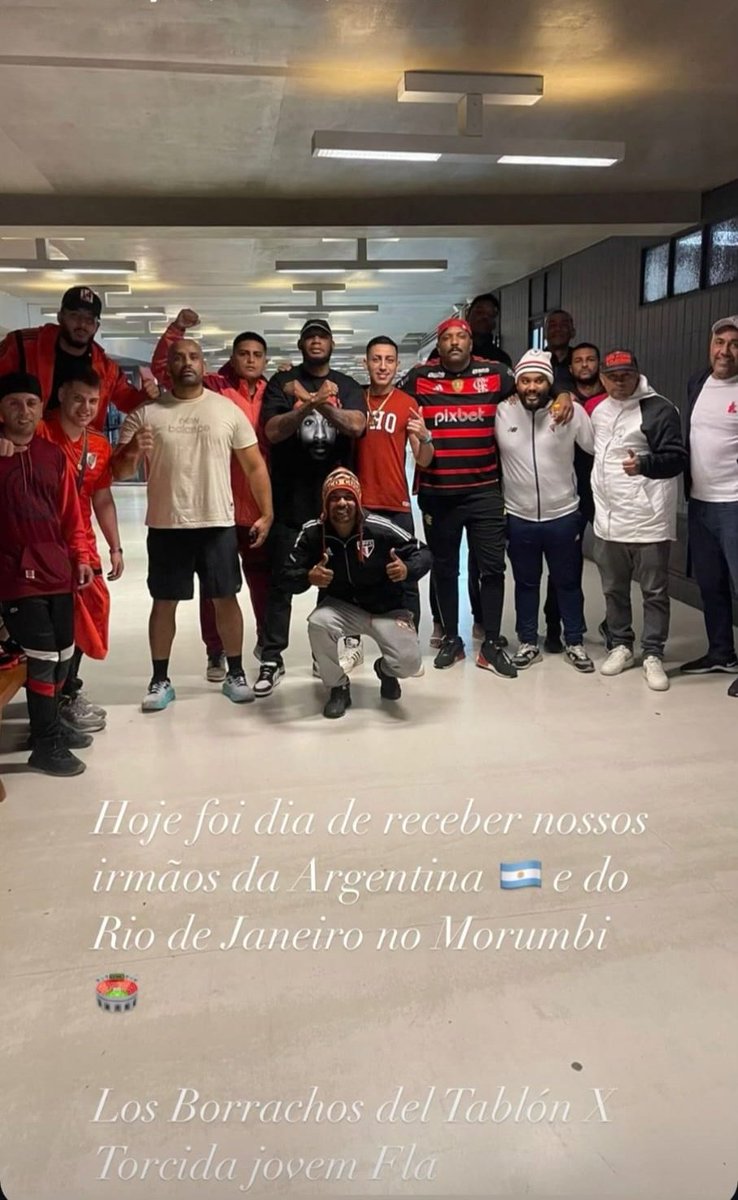 Barras_LATAM's tweet photo. 🇧🇷🇦🇷 La gente de São Paulo y Flamengo recibieron a gente de River en el Morumbi, antes de que los Millonarios continuaran viaje a Minas Gerais https://t.co/zxPsKPNMb3