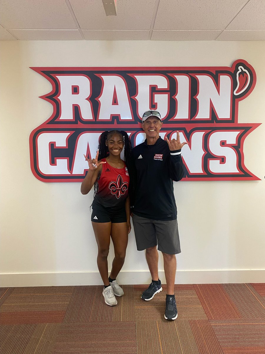 LailahHudson's tweet photo. Took a trip back home to Louisiana this past weekend to visit the University of Louisiana-Lafayette 🔴⚫️⚜️.  Loved the food, campus, and meeting the  @RaginCajunsTRK Family.  Thank you Coach @tbadon4486 for the invite, and spending time with my family &amp; I once again 😊!!! https://t.co/qpya2iMM8d