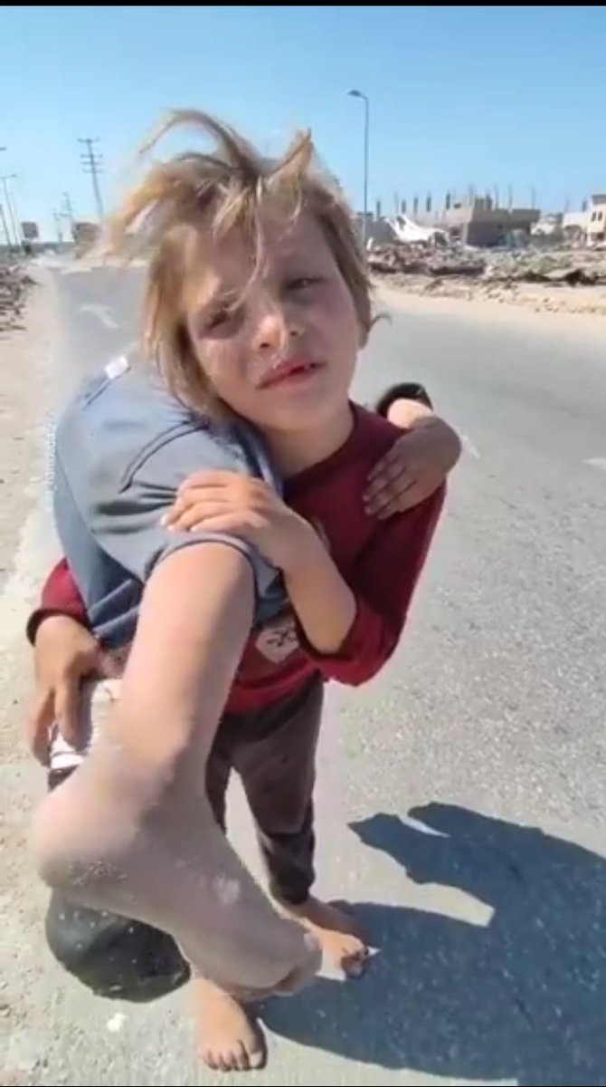 Anna_AnninaEl's tweet photo. "He is not heavy, he's my brother"
Gaza, 2024              Nagasaki, 1945 https://t.co/FQo1dcmmC2
