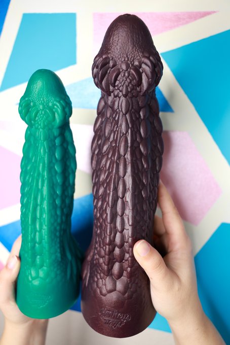 Today's toy review on my blog features Mr Hankey's Toys "Dildos &amp; Dragons" 🐲🐉🤤🥵  With all this texture<a href="/tag/mvsales"class="tags"><span>#mvsales</span></a>