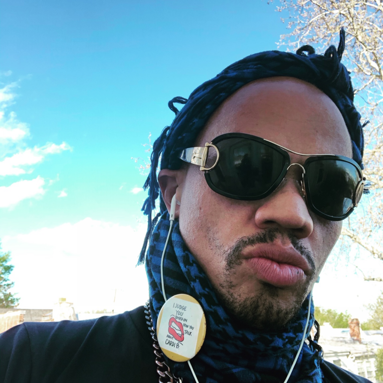 BYPOREVOLUTION's tweet photo. Hips grind then realign
Sex-starved dancers sweat and pine
Love and lust flirt with desire
Pandora’s box is opened wide
ODE to a HOUSE BEAT https://t.co/9lCkSJCswY
#manic #mania #housemusic #clubkids #poetry #poem https://t.co/BxltRUuT0c