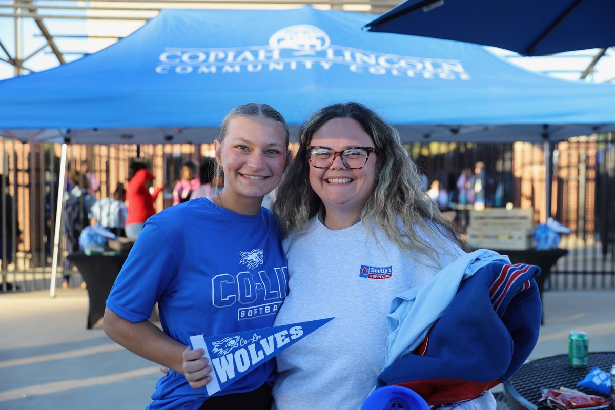 CopiahLincolnCC's tweet photo. Thank you to all high school seniors who attended our annual Senior Tailgate Party last week! #ChooseCoLin
Miss the tailgate party? Schedule your personal campus tour at https://t.co/cSOzQsm5lL https://t.co/mnSLg3RrlI