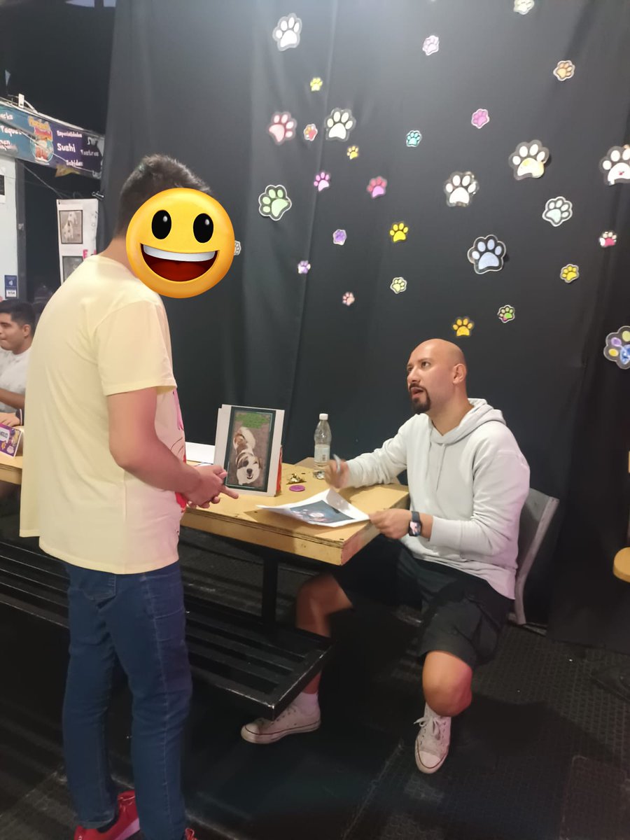 SanchezRamsess's tweet photo. El día 20 de Octubre tuve la oportunidad de conocer a @Betocastillo73 y @arturoacmn en persona ^^

Y puedo decir que disfrute mucho la experiencia 😁😁

#doblaje #betocastillo #fandub  #arturocastañeda #fancenter #anime https://t.co/EcqcK98rmu