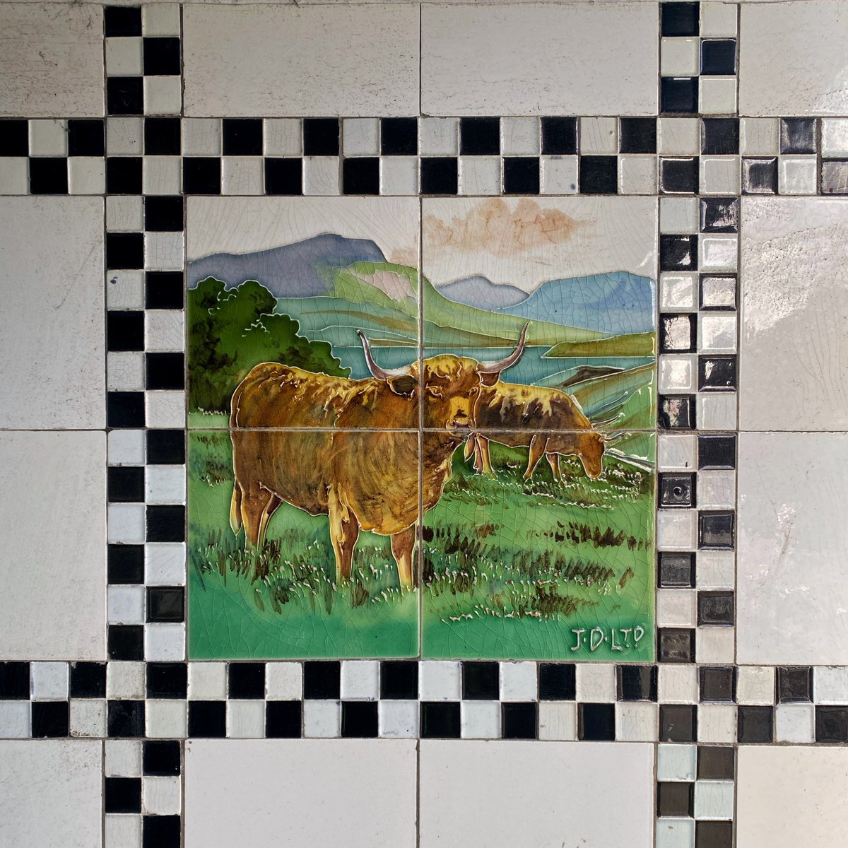 #Dunoon #ArgyllAndBute

#Tenement #tiles #Scotland #Scottish #Archive #architecture #traditional #Butchers #Tilehunt #scottishphotography #shotoniphone11 #hiddenscotland #ihavethisthingwithtiles #Entrance #tilestyle #shadowsandlight