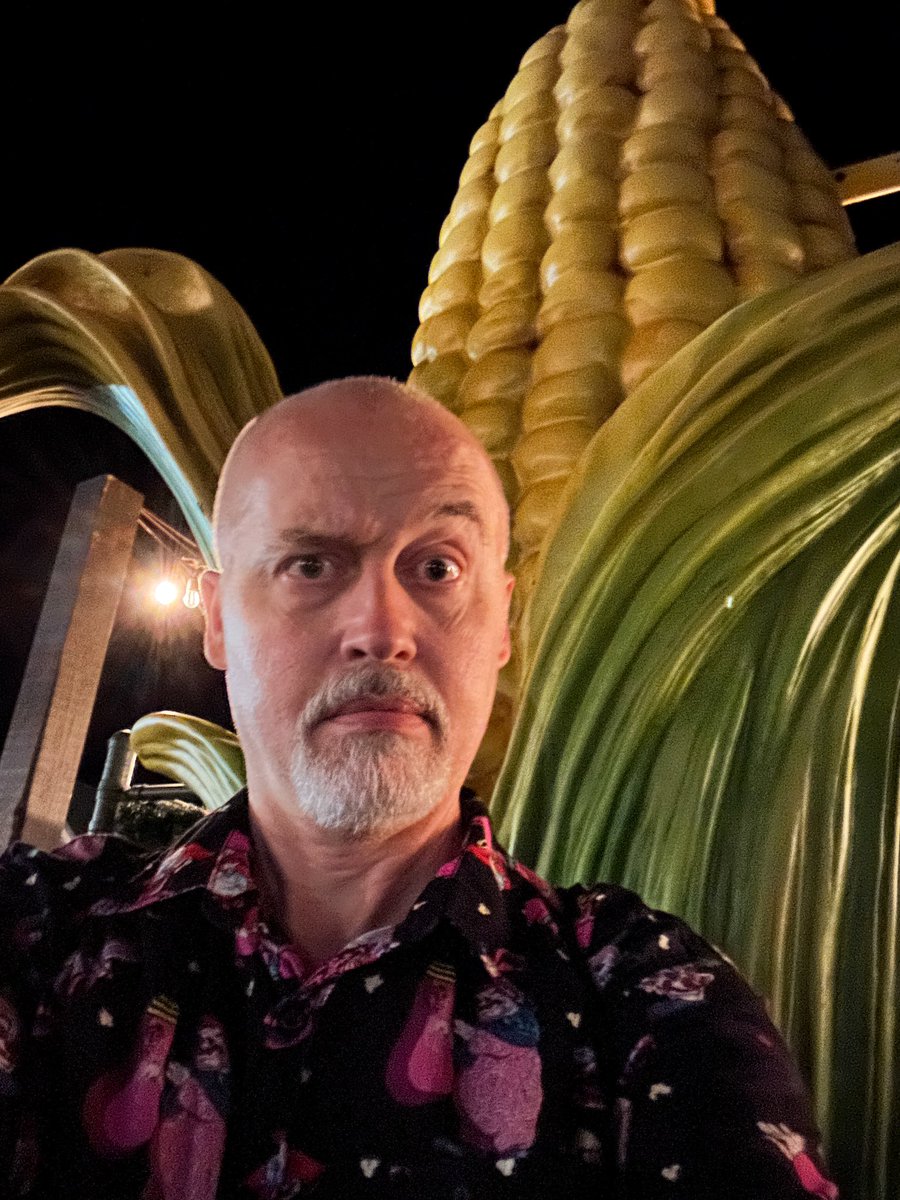 jimorear's tweet image. Is this picture corny?
#corny #cornyjokes #badjokes #cornmaze #silly