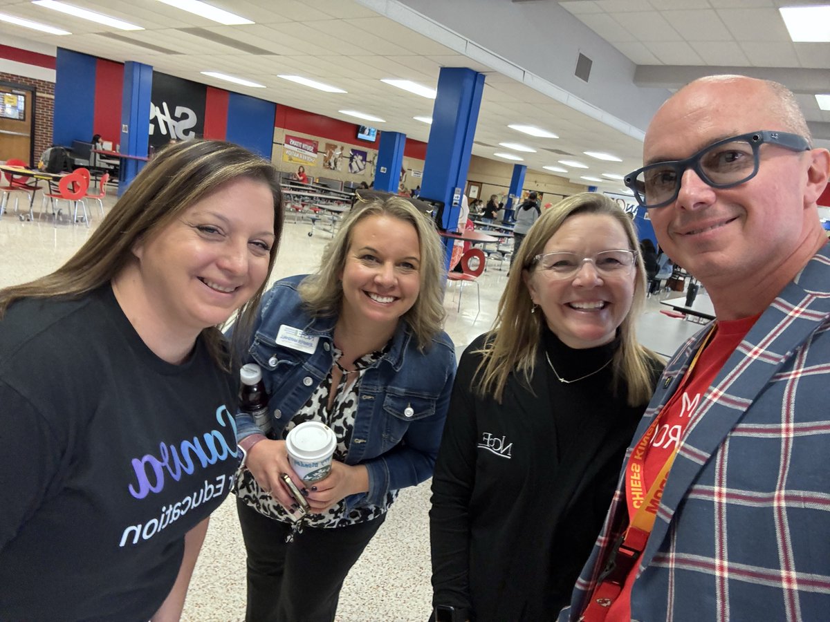showmerob's tweet image. It was so great to have our @WichitaUSD259 partners come to South High today to provide professional development to our clerical staff.  Amazing @canva &amp;amp; @NCCE_EdTech programming as well as others who contributed to the success of the day.  #WPSProud