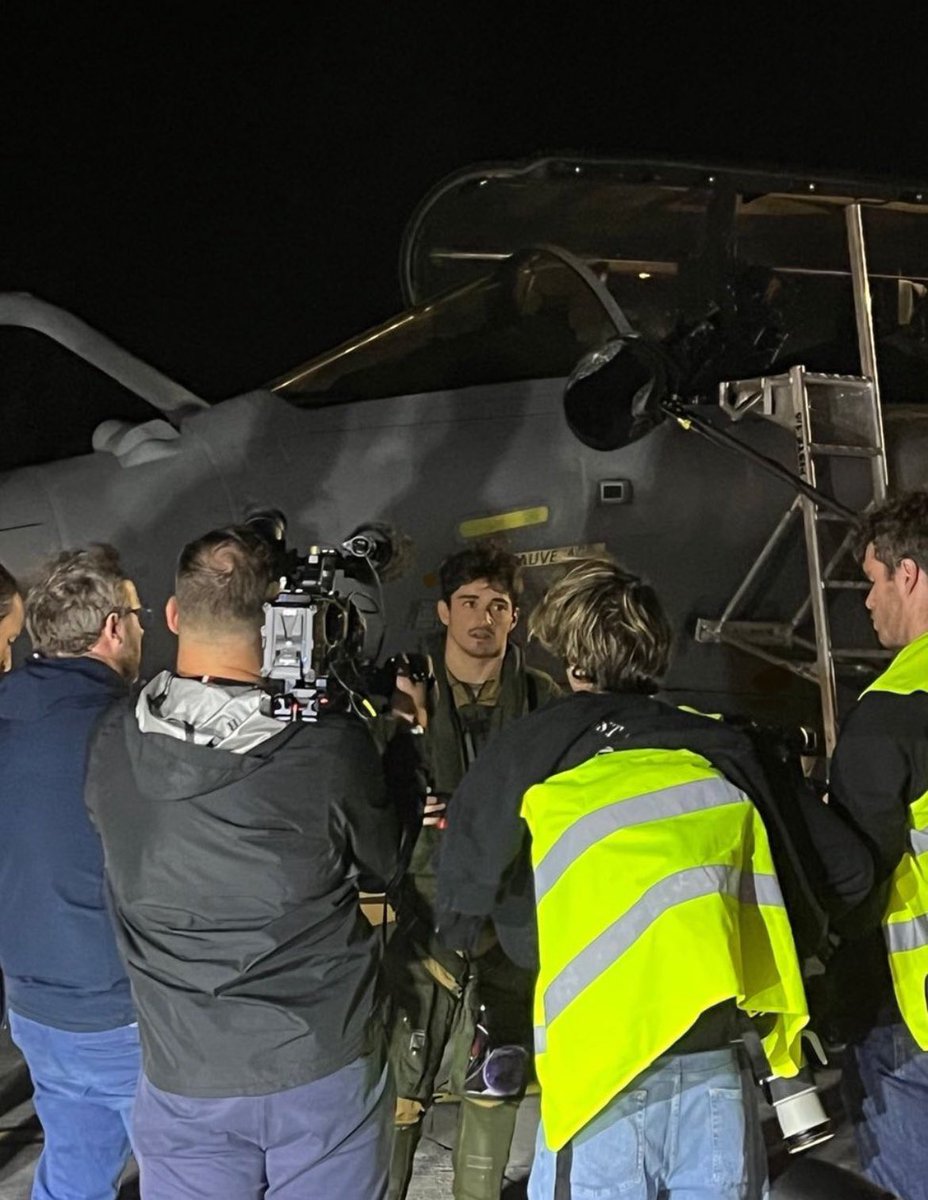 leclercphotos's tweet photo. no words, just charles leclerc being a fighter pilot https://t.co/cXNTTxsPib
