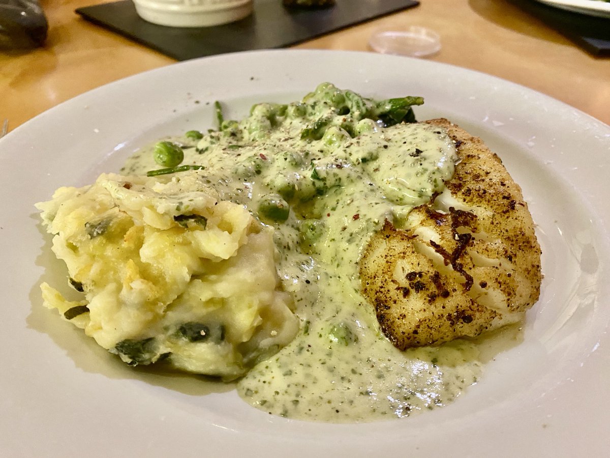 Took my inspo from those boil in the bag cd in parsley sauce thingies that my mum was convinced was cooking back in the day.. I might even do this the next time she’s here 😂. Cod &amp; colcannon with fresh peas, samphire &amp; spinach and a parsley mustard sauce 👍🏼