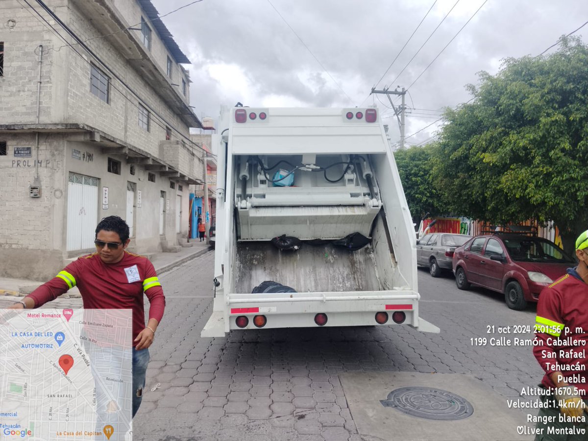 OOSELITE_TEH's tweet photo. Hacemos un atento llamado a la ciudadanía para que por favor no sigan arrojando basura en las calles; de igual manera les pedimos que no saquen las bolsas a modo de bloqueo, Ooselite está trabajando a marchas forzadas para limpiar nuestro querido Tehuacán.

#SanandoTehuacán https://t.co/ddSJ9wty43