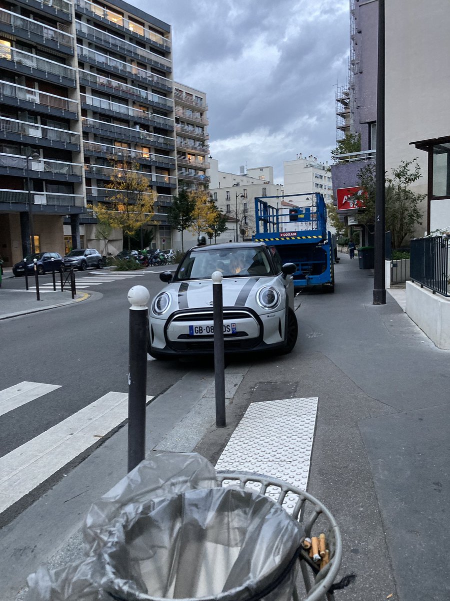 raphaelleberg's tweet photo. Festival de #gcum sur les pistes et bandes cyclables du 15eme aujourd’hui ! https://t.co/HrWvCBuzNc