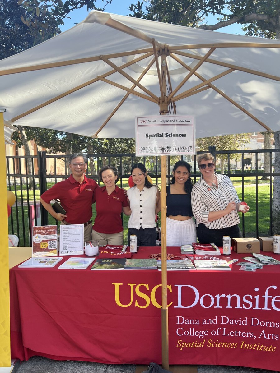 USC_SSI's tweet photo. Our crew at the @USCDornsife Major & Minor Fair!
Highlights:
π§βπ« Discussing the Spatial Sciences Institute with @USC undergrads
βοΈ Enjoying the sunshine at Trousdale Parkway
π Drinking Liquid Death
#USCEvents #CareerPath #USCDornsife https://t.co/NMUe1pM0bi
