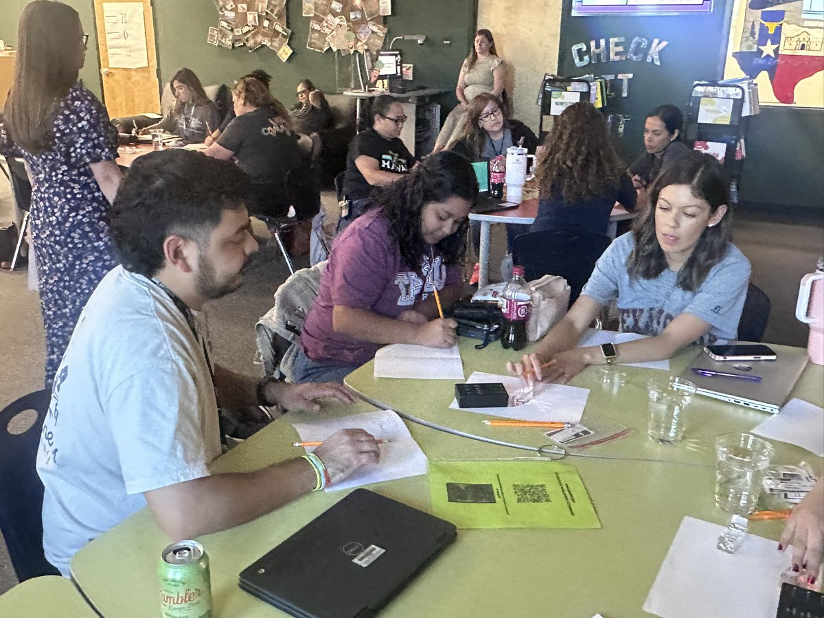 Mora teachers are learning about the 5E Model this afternoon.