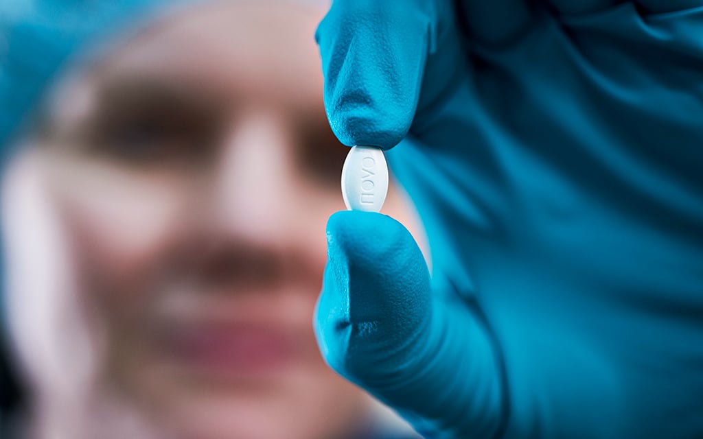 Ozempic and similar drugs are a popular — and pricey — treatment for obesity. But Medicaid in Arizona doesn’t cover these medications for weight loss alone, putting them out of reach for many low-income patients. Our <a href="/madelineynguyen/">Madeline Nguyen</a> has the story. ow.ly/zGCL50TQh4I