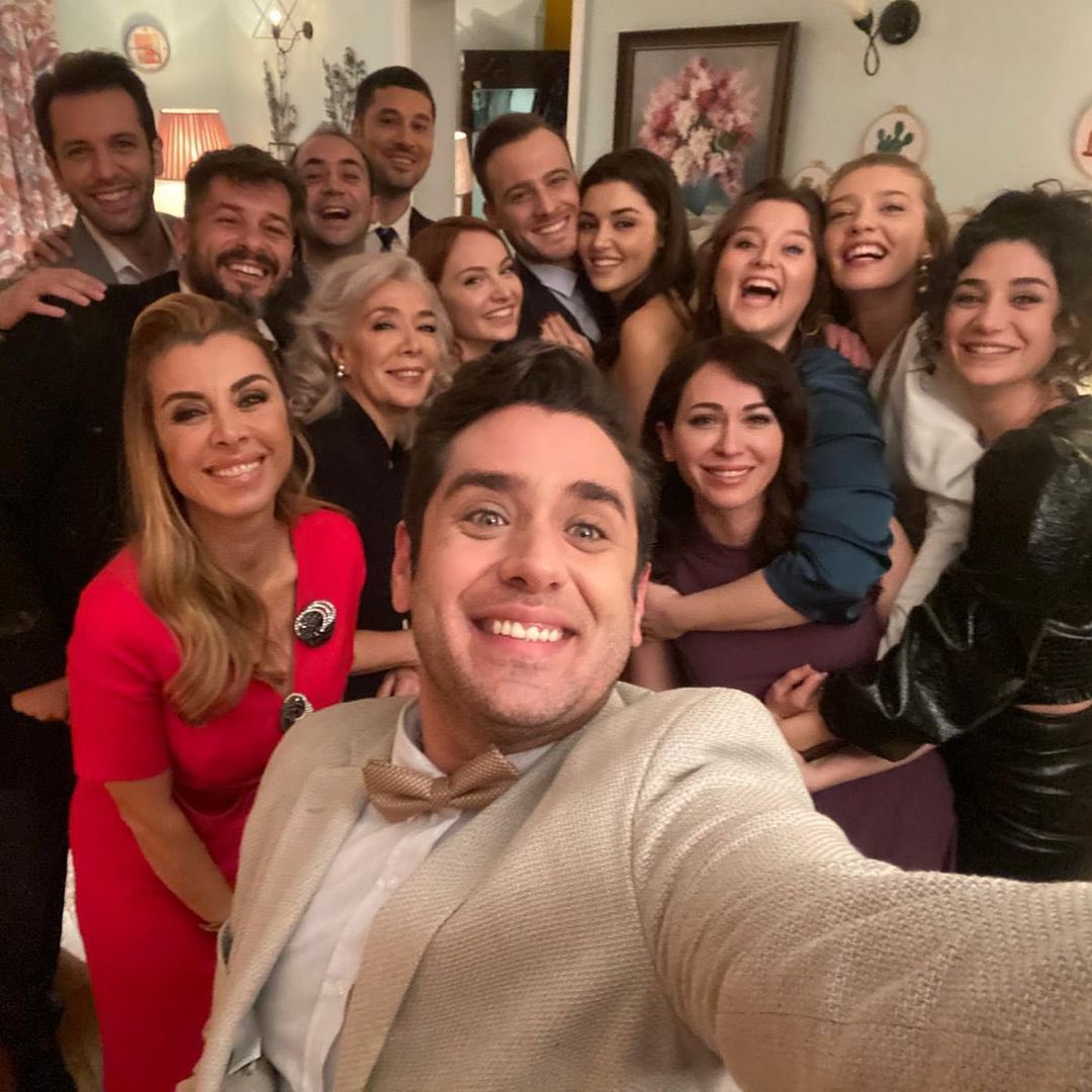 randommiyy's tweet photo. Sabancı Christmas be like: https://t.co/ouyEe2j63o