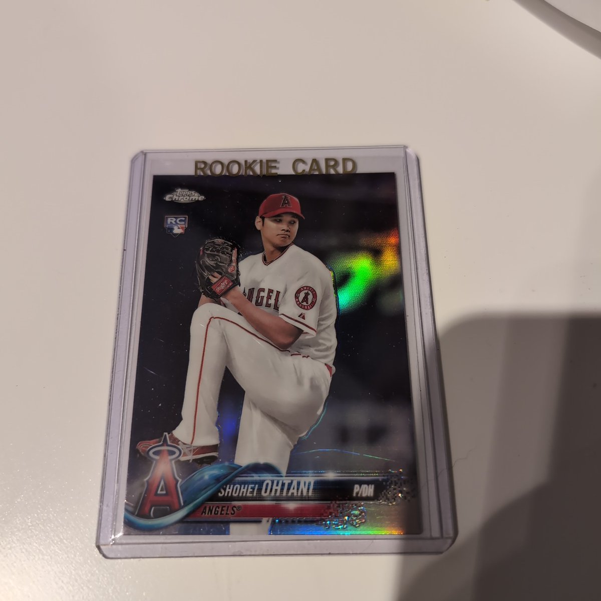 UltimateFan_87's tweet photo. I decided to open up one of my old blasters from 2018 that was kicking around and boy I'm glad I did. Pulled a refractor Ohtani from Topps Chrome 🤯#Ohtani #rookie #collect #WorldSeries  @Topps https://t.co/j419SYrvWK