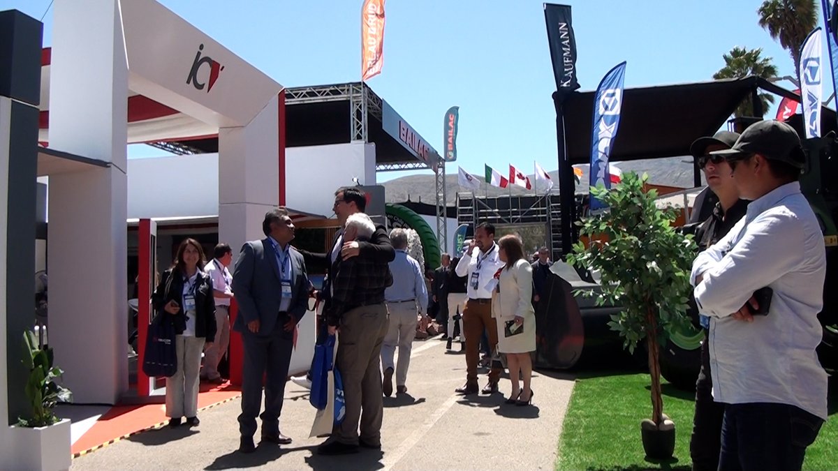 El encuentro tuvo más de 15 mil visitas y más de 1500 asistentes a los seminarios, superando así las metas propuestas #FOREDE #Atacama 

holvoet.cl/noticias/con-s…