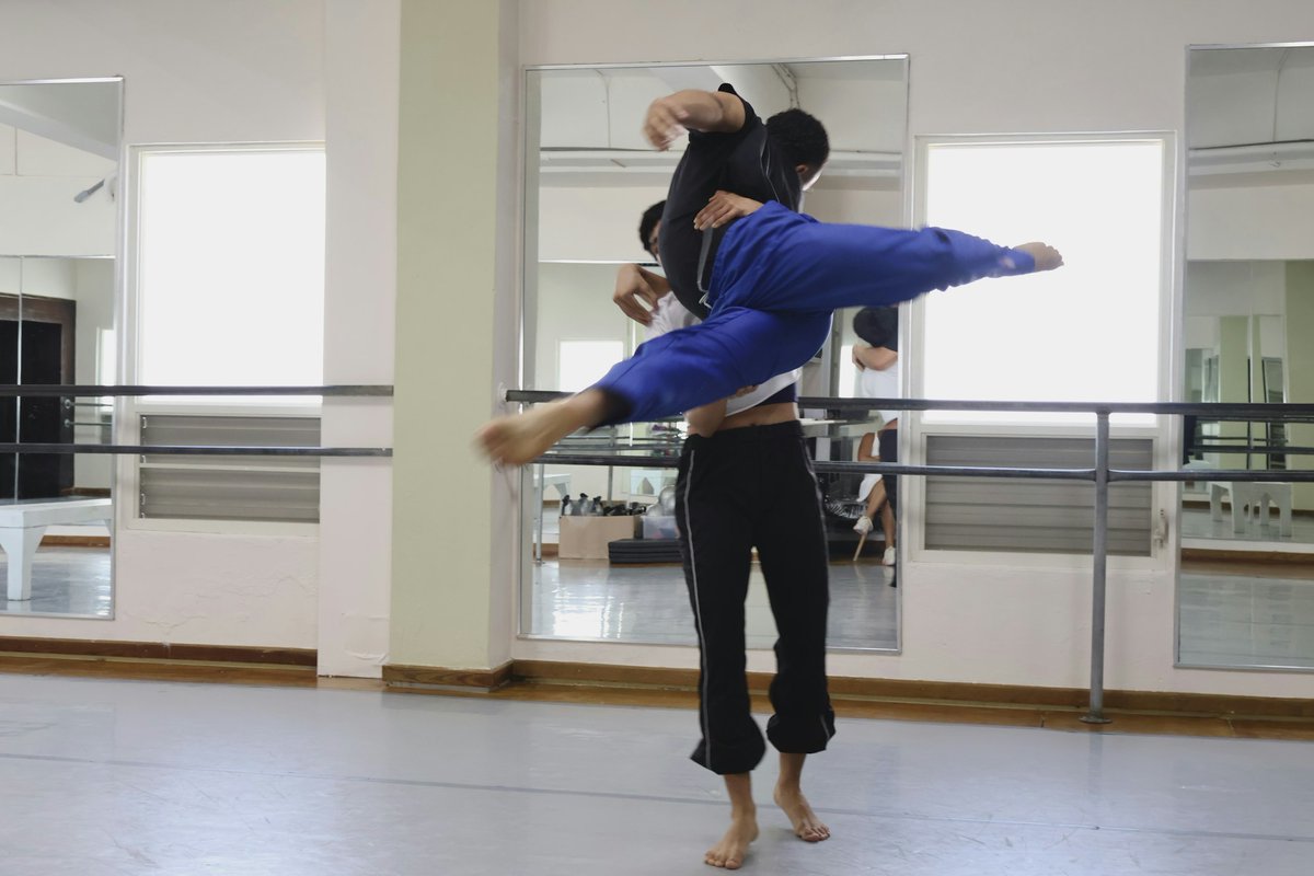 AndanzaPR's tweet photo. ANDANZA PRESENTE, nueva producción de Andanza, compañía de danza contemporánea
Boletos https://t.co/ZSgDNO0dKJ
9 de noviembre, 8pm
10 de noviembre, 5pm
Centro de Bellas Artes Santurce
Subvencionado por Instituto de Cultura Puertorriqueña y del National Endowment for the Arts. https://t.co/KIWGIN696n