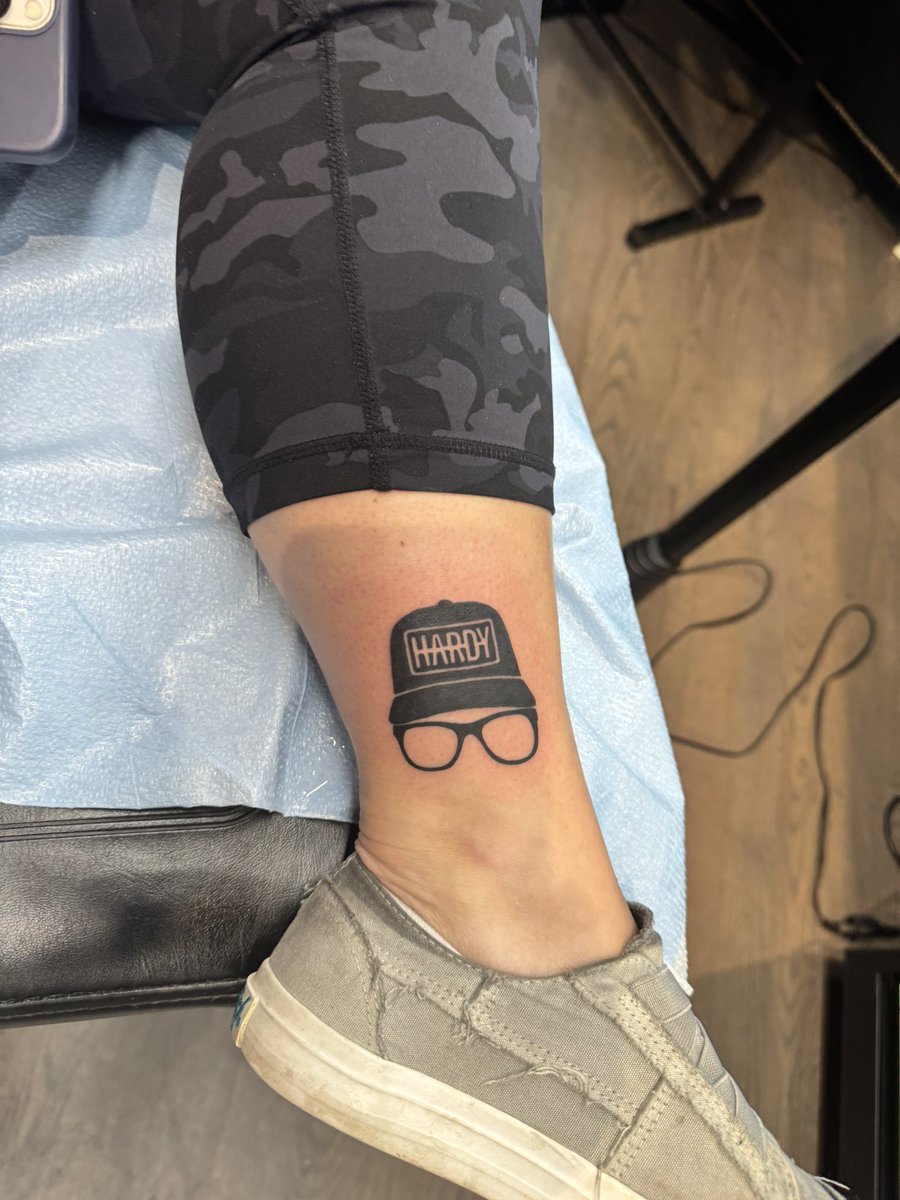 ReggieRMB's tweet photo. @HardyMusic ready to see you tonight @RedRocksCO. So ready, 4 of us got matching tats! Came all the way from North Dakota! More than just 25,000 dumb faces on your tshirt! #themockingbird&amp;thecrow https://t.co/8hZ4DBxSZ0