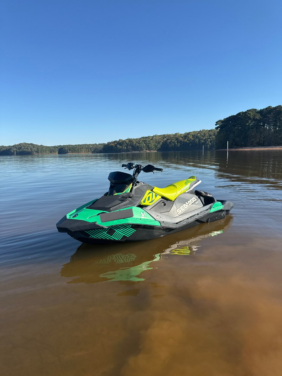 The waters not thaaaaat cold~