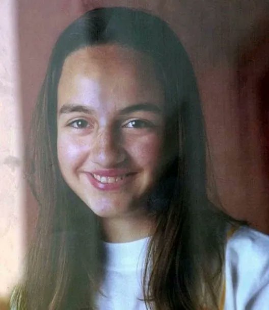 Yurtdışında faili meçhul kalmış yıllardır çözülememiş davalar için özel ekip görevlendiriliyor ve sırf bu davayı çözmek için çalışıyorlar bizde neden yapılmasın 24 yıldır Çağla'nın katilleri hayatlarına devam etti ama Çağla 15 yaşında vahşice öldürüldü
#cağlatuğaltaycinayeti