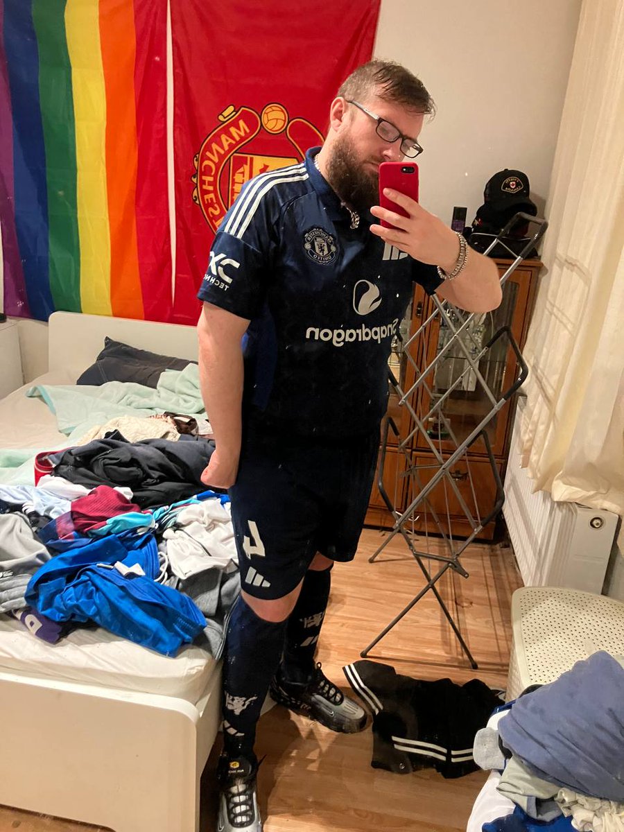 bear_voyeur3's tweet photo. Been a while but feeling good in this kit.
#GayChav #GayFootballKit #CashMaster https://t.co/ripHtYNEci