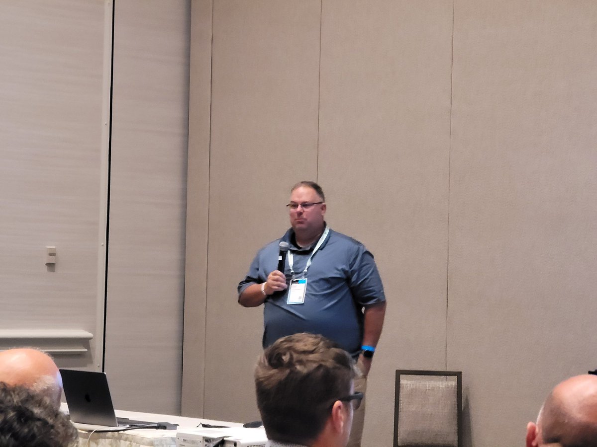 always a pleasure to listen to #IBMChampion <a href="/PowerMan4Evr/">Brett Murphy</a> speak at #IBMTechXchange