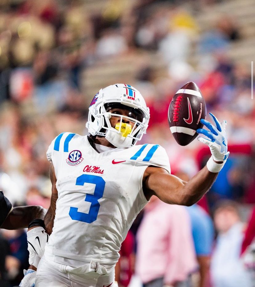 Champfa6ix's tweet image. #AGTG After a great conversation with @Thamannjr, I am blessed to receive my 1st SEC offer @OleMissFB @Lane_Kiffin @drobalwayzopen @CoachWeltonJ @CoachGMcDonald @JClarkHFB247 @Jason_Howell @Rivals @samspiegs #HottyToddy