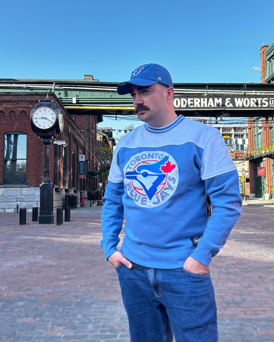 TheSportGallery's tweet image. Check them in store or online at thesportgallery.ca! #TorontoStyle #ShopLocalToronto #DistilleryTO