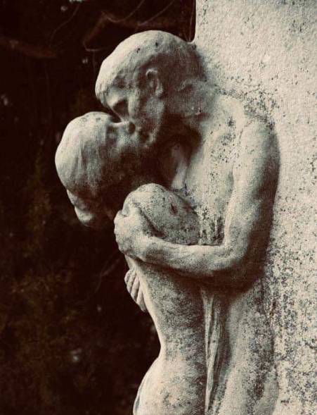 reyskinned's tweet photo. a silent testament to a devotion meant to endure forever https://t.co/eBLj9TG9ip