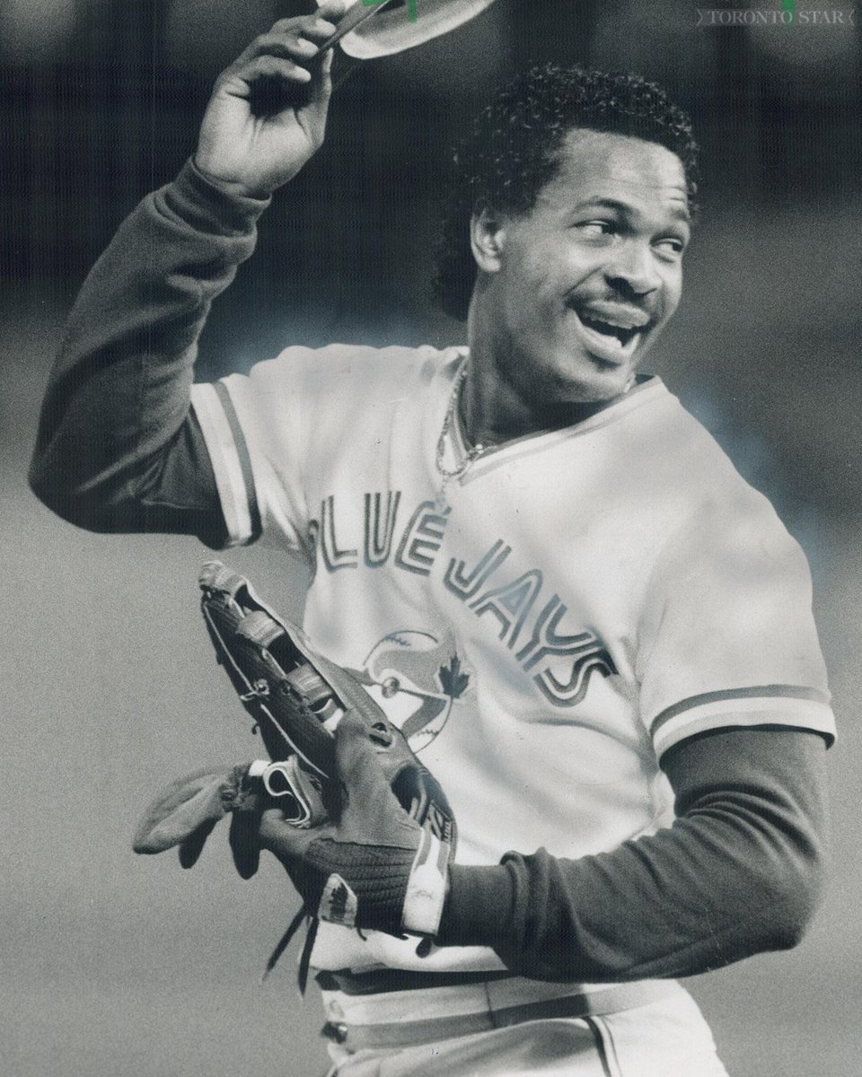 TheSportGallery's tweet image. Check them in store or online at thesportgallery.ca! #TorontoStyle #ShopLocalToronto #DistilleryTO