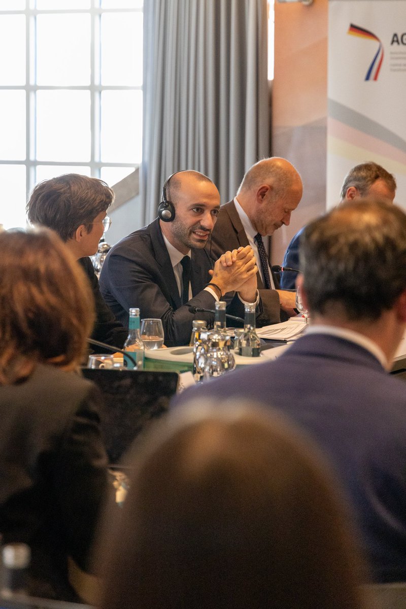 benjaminhaddad's tweet photo. Aujourd’hui à Sarrebruck au Comité de coopération transfrontalière avec @AnnaLuehrmann 🇫🇷🇩🇪

Des projets concrets pour renforcer le lien franco-allemand et améliorer la vie des frontaliers : hydrogène, détachement, mobilité, simplification normative, apprentissage et culture. https://t.co/ewETrlPwy3