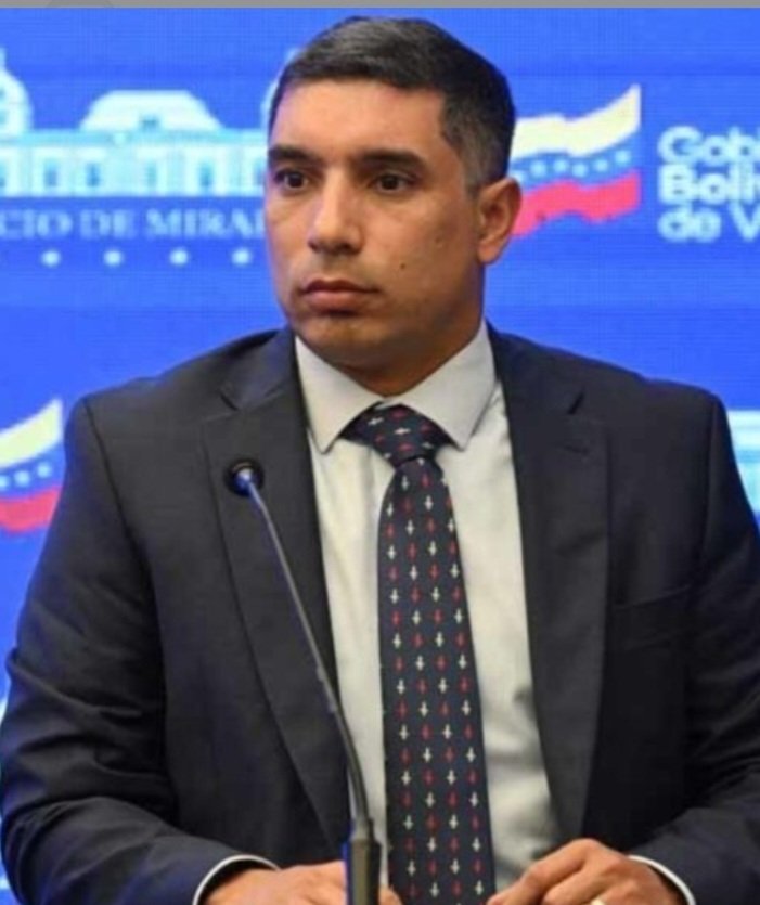 Patriota José David (@columanasbj) on Twitter photo #ContraElFascismoTunTun <a href="/dcabellor/">Diosdado Cabello R</a> <a href="/ConElMazoDando/">Con el Mazo Dando</a> El pueblo te degradó Pedro Tellechea, yo no te reconozco como coronel de nuestra gloriosa, amada y prestigiosa Fuerza Armada Nacional Bolivariana, con mucho respeto mi Comandante <a href="/NicolasMaduro/">Nicolás Maduro</a> autorice degradar a ese Traidor #ContraElFascismoTunTun <a href="/dcabellor/">Diosdado Cabello R</a> <a href="/ConElMazoDando/">Con el Mazo Dando</a> El pueblo te degradó Pedro Tellechea, yo no te reconozco como coronel de nuestra gloriosa, amada y prestigiosa Fuerza Armada Nacional Bolivariana, con mucho respeto mi Comandante <a href="/NicolasMaduro/">Nicolás Maduro</a> autorice degradar a ese Traidor