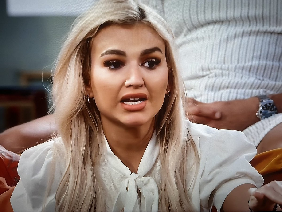 MAFShysteria's tweet photo. ‘There’s a way of talking to people. You don’t have to be attack attack attack. I’ve sat here and watch you attack the women in the room and it’s fucked me off!’

Well done Sacha.👏👏👏👏👏 #MAFSUK🤵🏾 https://t.co/KfEZZ9udyj