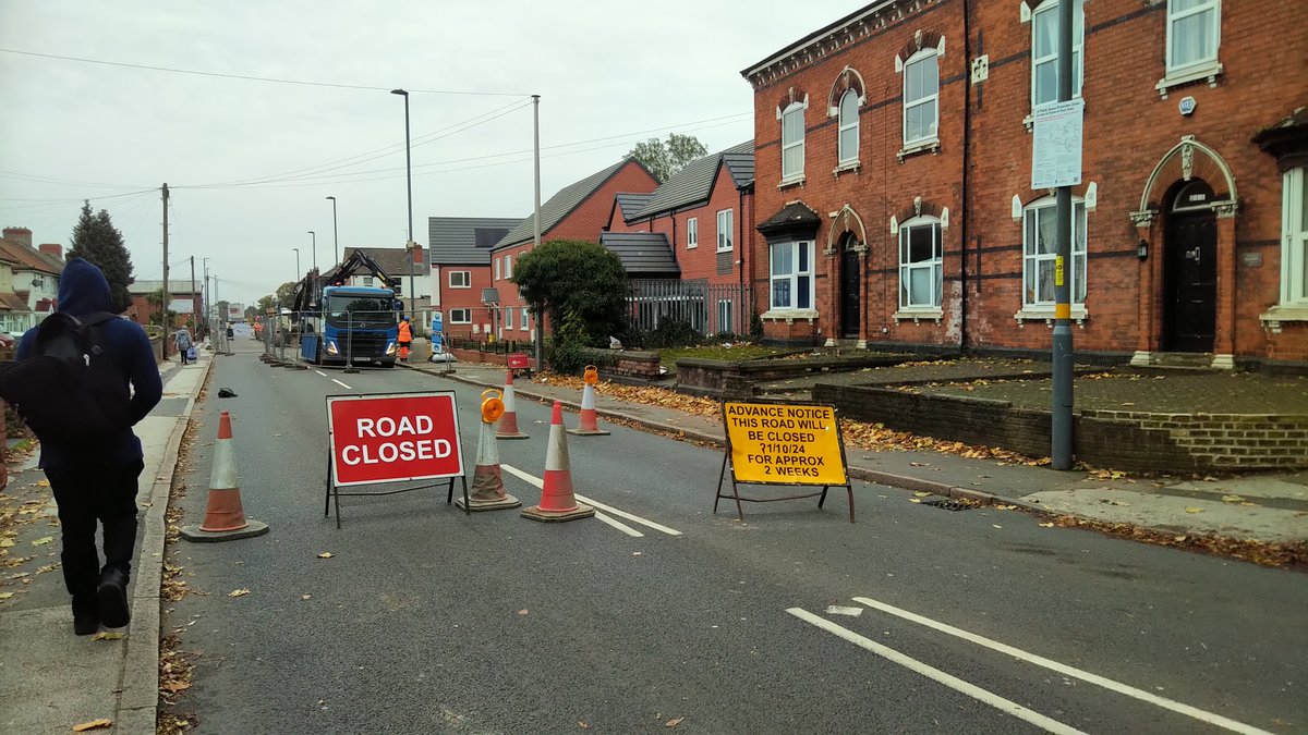 Cause &amp; Effect, total chaos on Birchfield Road tonight at rush hour since Wellington Rd closed for next 2 weeks as <a href="/stwater/">Severn Trent</a>  connect <a href="/citizen_housing/">Citizen</a> sewer. No signs on local roads to indicate closure. Suggest NO  parking <a href="/WMPolice/">West Midlands Police</a> on Livingstone Rd <a href="/BrumLeader/">LeaderofBirmingham</a>