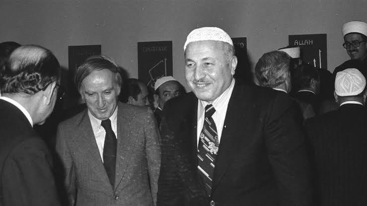 sametresitcan's tweet photo. Hoca da sendin, efendi de…
Kör olan göremedi, göremeyen kör oldu! https://t.co/YEKg0bulBw